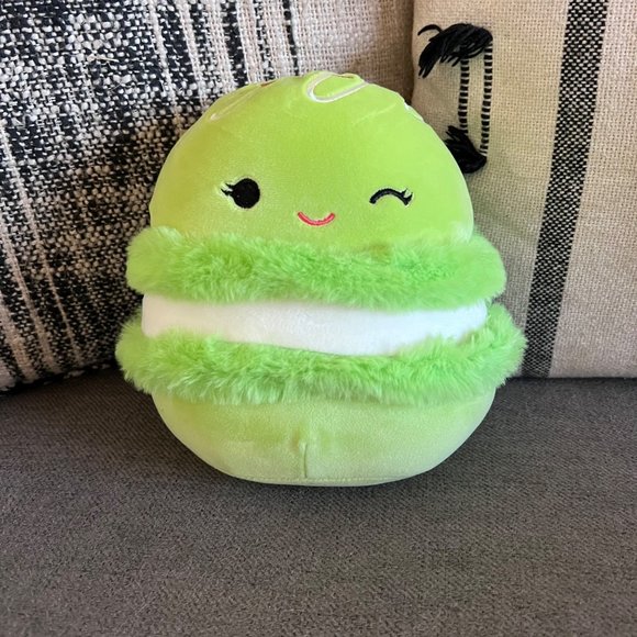 NWT RARE Donnelly the Macaroon Squishmallow 7” - Picture 1 of 7